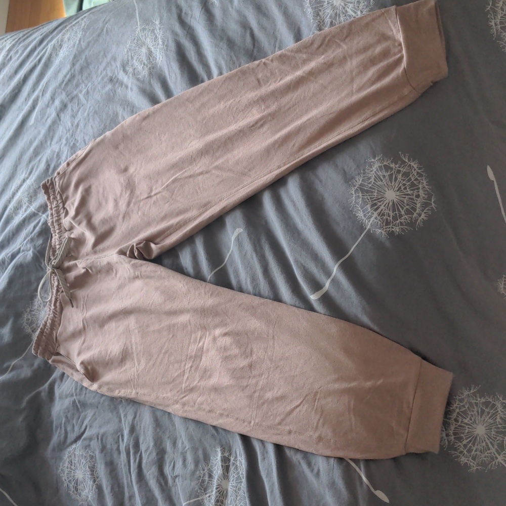 Vuori light pink jogger size small